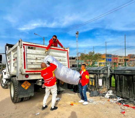 "La alcaldía local de Kennedy continúa recuperando espacios públicos esta vez le correspondió al barrio las luces"