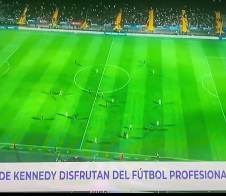 NIÑOS DE KENNEDY DISFRUTAN DEL FUTBOL PROFESIONAL